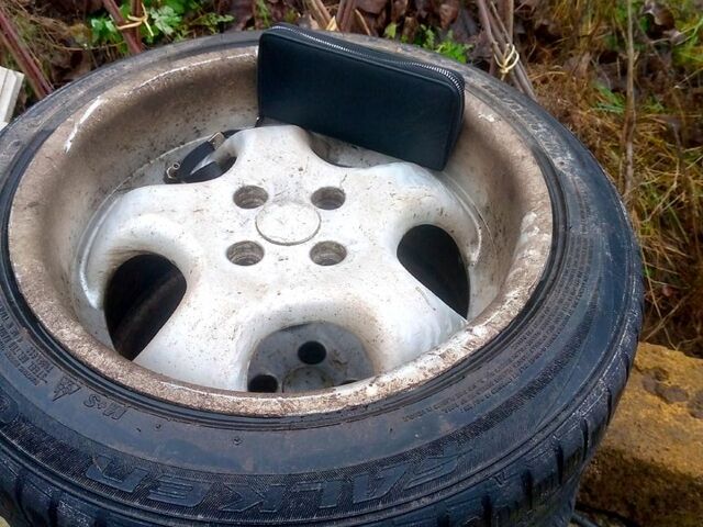 Бежевый Мазда 323, объемом двигателя 0.6 л и пробегом 423 тыс. км за 2000 $, фото 1 на Automoto.ua