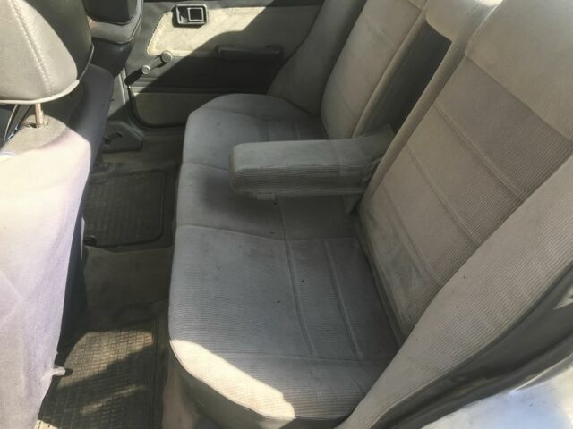 Бежевый Мазда 323, объемом двигателя 0 л и пробегом 280 тыс. км за 479 $, фото 7 на Automoto.ua