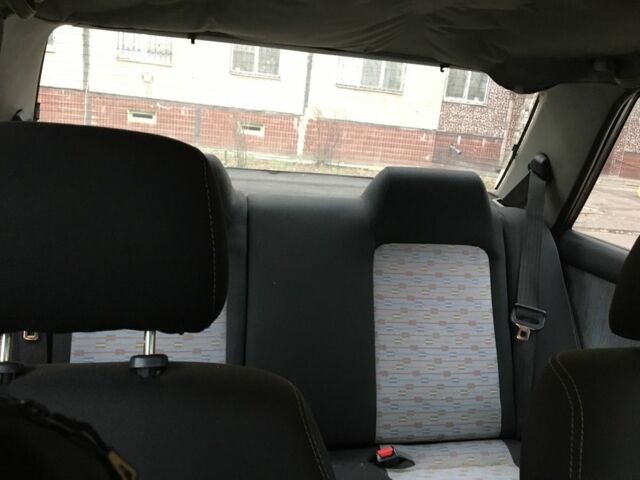 Бежевый Мазда 323, объемом двигателя 1.7 л и пробегом 360 тыс. км за 1800 $, фото 4 на Automoto.ua