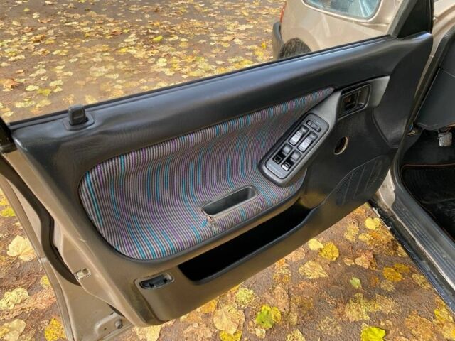 Бежевий Мазда 323, об'ємом двигуна 1.6 л та пробігом 400 тис. км за 899 $, фото 15 на Automoto.ua