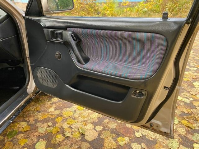 Бежевий Мазда 323, об'ємом двигуна 1.6 л та пробігом 400 тис. км за 899 $, фото 21 на Automoto.ua