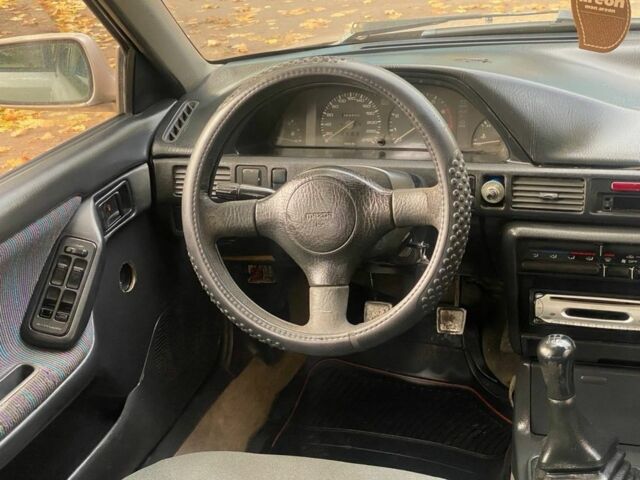 Бежевий Мазда 323, об'ємом двигуна 1.6 л та пробігом 400 тис. км за 899 $, фото 13 на Automoto.ua