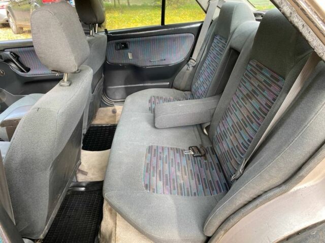 Бежевий Мазда 323, об'ємом двигуна 1.6 л та пробігом 400 тис. км за 899 $, фото 17 на Automoto.ua