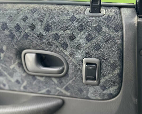 Бежевый Мазда 323, объемом двигателя 1.84 л и пробегом 512 тыс. км за 2029 $, фото 11 на Automoto.ua