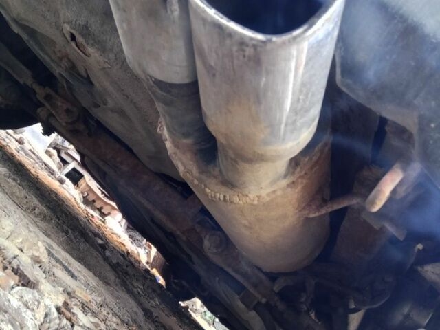 Черный Мазда 323, объемом двигателя 1 л и пробегом 400 тыс. км за 592 $, фото 6 на Automoto.ua