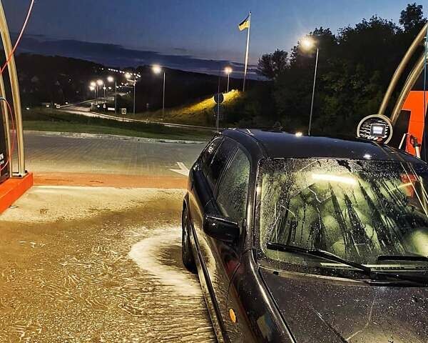 Черный Мазда 323, объемом двигателя 1.6 л и пробегом 250 тыс. км за 2500 $, фото 8 на Automoto.ua