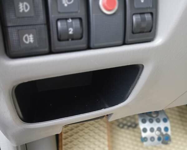 Черный Мазда 323, объемом двигателя 1.6 л и пробегом 305 тыс. км за 3800 $, фото 51 на Automoto.ua