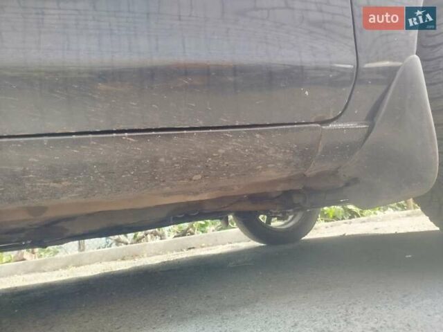 Черный Мазда 323, объемом двигателя 1.49 л и пробегом 319 тыс. км за 2400 $, фото 10 на Automoto.ua