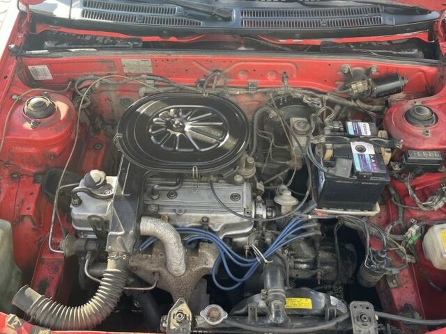 Красный Мазда 323, объемом двигателя 1.3 л и пробегом 225 тыс. км за 650 $, фото 5 на Automoto.ua