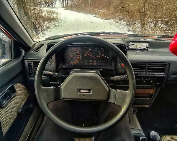 Красный Мазда 323, объемом двигателя 1.3 л и пробегом 250 тыс. км за 1200 $, фото 9 на Automoto.ua