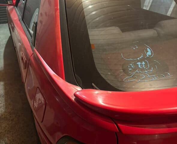 Красный Мазда 323, объемом двигателя 1.8 л и пробегом 150 тыс. км за 750 $, фото 2 на Automoto.ua