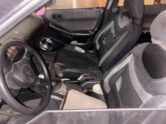 Красный Мазда 323, объемом двигателя 1.8 л и пробегом 150 тыс. км за 750 $, фото 6 на Automoto.ua