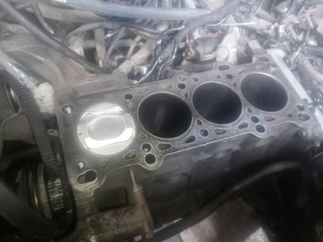 Красный Мазда 323, объемом двигателя 1.6 л и пробегом 400 тыс. км за 1500 $, фото 6 на Automoto.ua