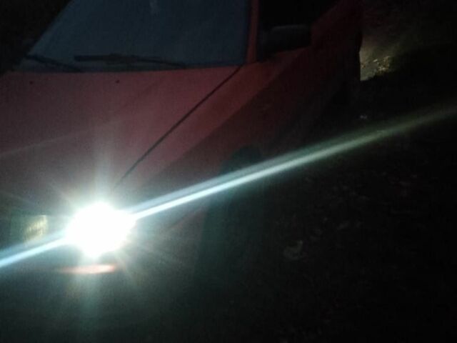 Красный Мазда 323, объемом двигателя 2 л и пробегом 4 тыс. км за 904 $, фото 6 на Automoto.ua