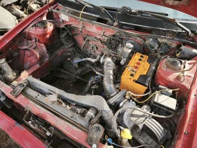 Красный Мазда 323, объемом двигателя 1.6 л и пробегом 500 тыс. км за 400 $, фото 6 на Automoto.ua