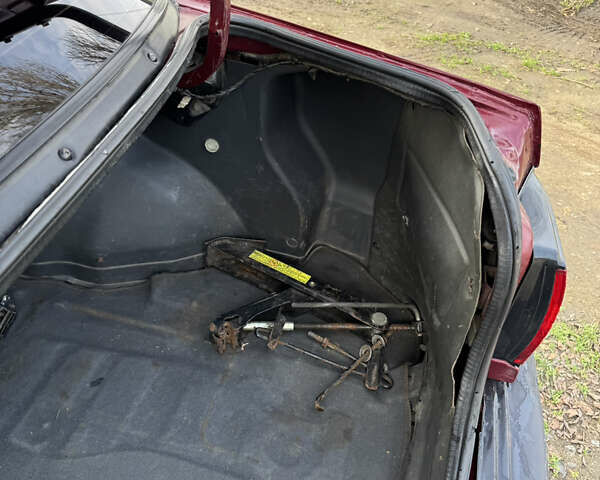 Красный Мазда 323, объемом двигателя 1.6 л и пробегом 350 тыс. км за 1200 $, фото 15 на Automoto.ua