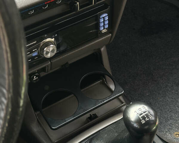 Красный Мазда 323, объемом двигателя 1.6 л и пробегом 350 тыс. км за 1200 $, фото 11 на Automoto.ua