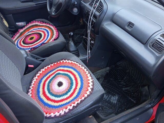 Красный Мазда 323, объемом двигателя 1.3 л и пробегом 344 тыс. км за 1300 $, фото 11 на Automoto.ua