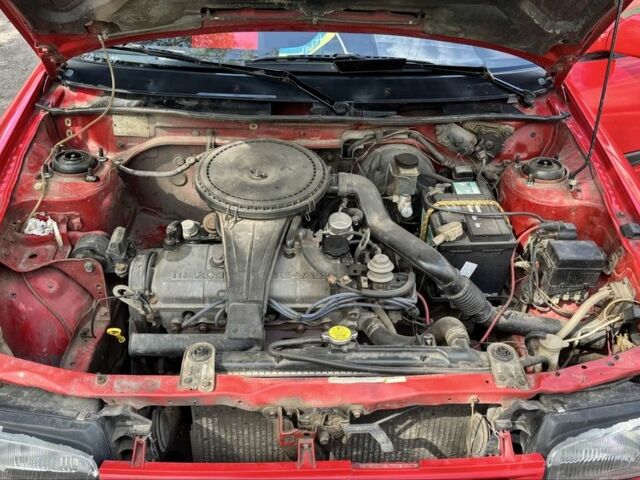 Красный Мазда 323, объемом двигателя 1.6 л и пробегом 313 тыс. км за 2000 $, фото 8 на Automoto.ua