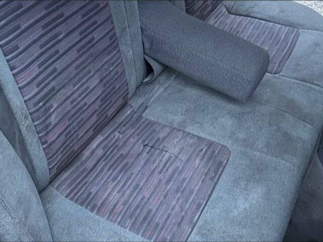 Червоний Мазда 323, об'ємом двигуна 1.6 л та пробігом 340 тис. км за 900 $, фото 6 на Automoto.ua