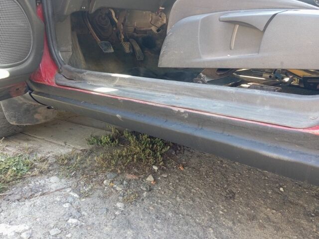 Червоний Мазда 323, об'ємом двигуна 0 л та пробігом 350 тис. км за 1800 $, фото 5 на Automoto.ua