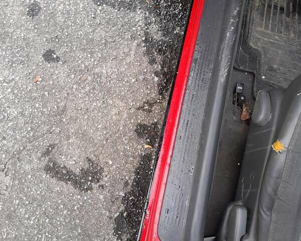 Червоний Мазда 323, об'ємом двигуна 1.49 л та пробігом 290 тис. км за 2800 $, фото 16 на Automoto.ua