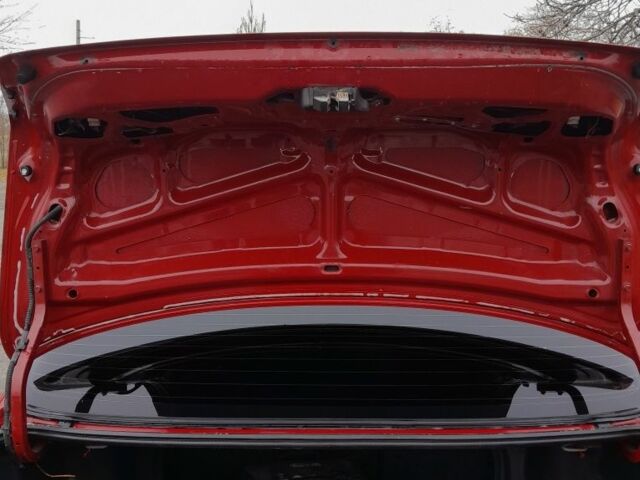 Червоний Мазда 323, об'ємом двигуна 1.5 л та пробігом 290 тис. км за 2800 $, фото 7 на Automoto.ua