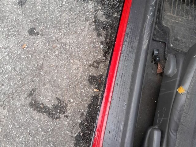 Червоний Мазда 323, об'ємом двигуна 1.5 л та пробігом 290 тис. км за 2800 $, фото 11 на Automoto.ua