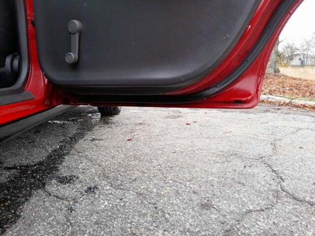 Червоний Мазда 323, об'ємом двигуна 1.5 л та пробігом 290 тис. км за 2800 $, фото 12 на Automoto.ua