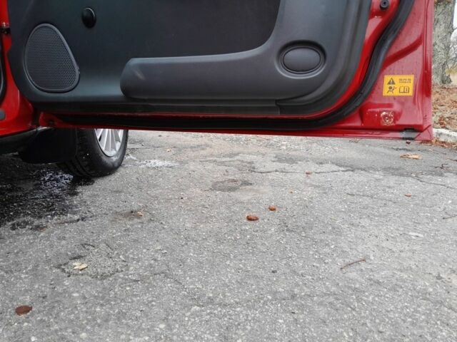 Червоний Мазда 323, об'ємом двигуна 1.5 л та пробігом 290 тис. км за 2800 $, фото 13 на Automoto.ua