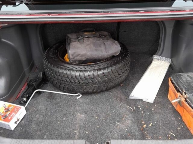 Червоний Мазда 323, об'ємом двигуна 1.5 л та пробігом 290 тис. км за 2800 $, фото 21 на Automoto.ua