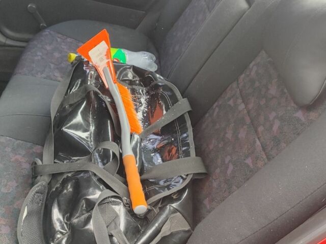 Красный Мазда 323, объемом двигателя 1.5 л и пробегом 381 тыс. км за 1450 $, фото 5 на Automoto.ua