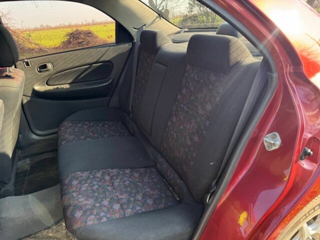 Червоний Мазда 323, об'ємом двигуна 1.8 л та пробігом 1 тис. км за 2450 $, фото 6 на Automoto.ua