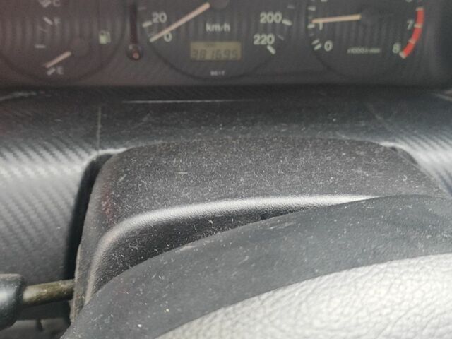 Красный Мазда 323, объемом двигателя 1.5 л и пробегом 381 тыс. км за 1450 $, фото 6 на Automoto.ua