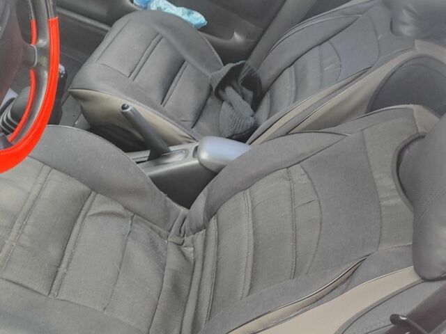 Красный Мазда 323, объемом двигателя 1.5 л и пробегом 381 тыс. км за 1450 $, фото 3 на Automoto.ua