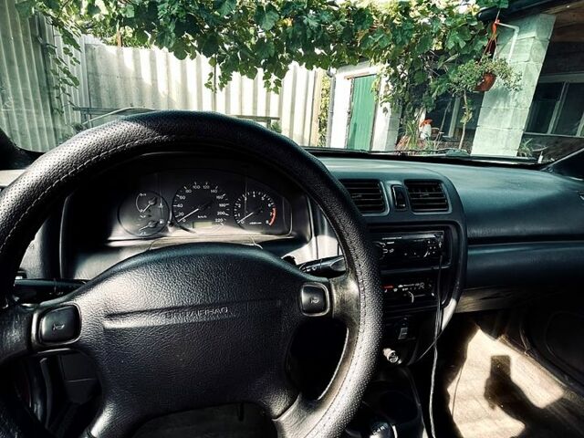 Красный Мазда 323, объемом двигателя 1.5 л и пробегом 0 тыс. км за 1600 $, фото 4 на Automoto.ua