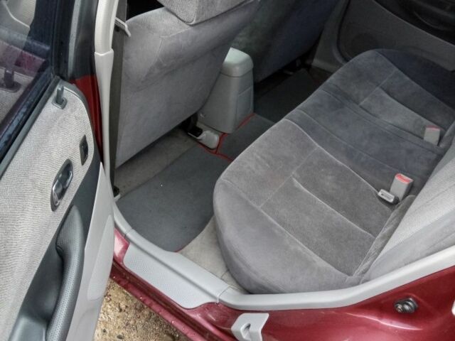 Красный Мазда 323, объемом двигателя 2 л и пробегом 2 тыс. км за 1700 $, фото 3 на Automoto.ua