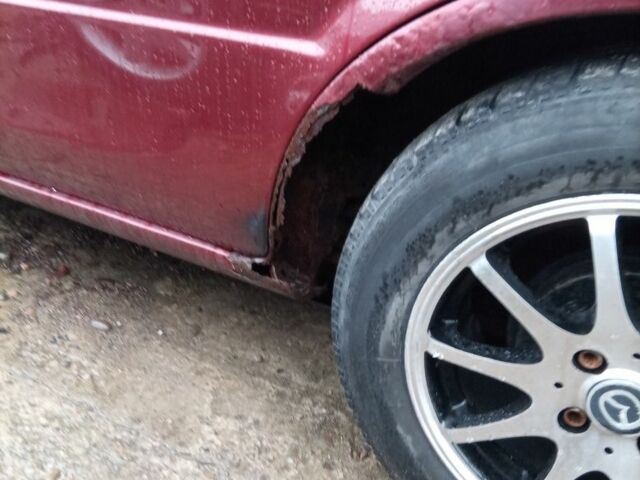 Красный Мазда 323, объемом двигателя 2 л и пробегом 2 тыс. км за 1700 $, фото 6 на Automoto.ua