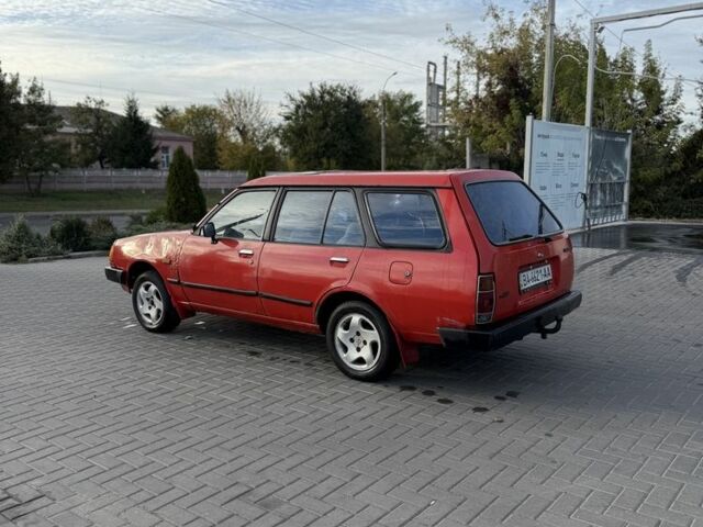 Красный Мазда 323, объемом двигателя 0 л и пробегом 250 тыс. км за 600 $, фото 5 на Automoto.ua