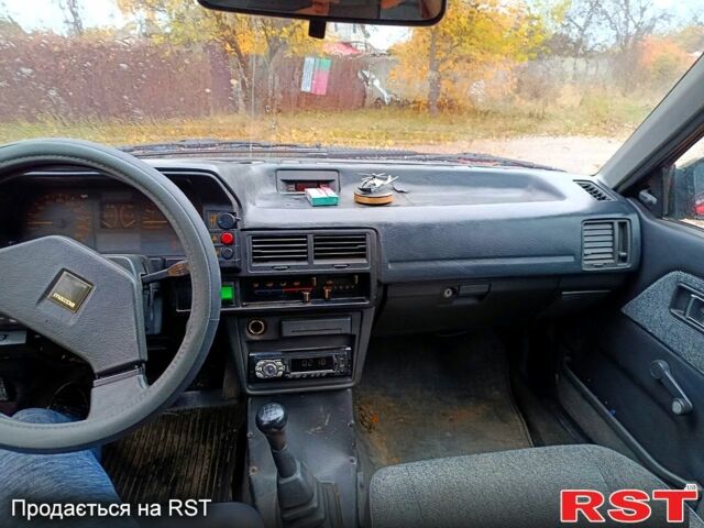 Червоний Мазда 323, об'ємом двигуна 1.5 л та пробігом 0 тис. км за 900 $, фото 4 на Automoto.ua