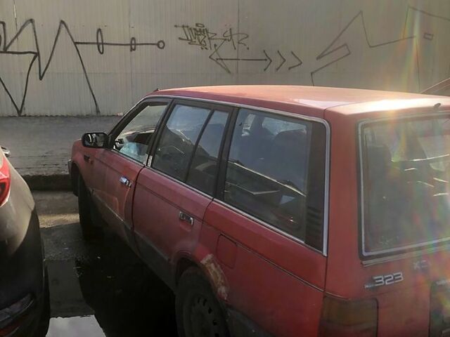 Червоний Мазда 323, об'ємом двигуна 2 л та пробігом 0 тис. км за 550 $, фото 1 на Automoto.ua