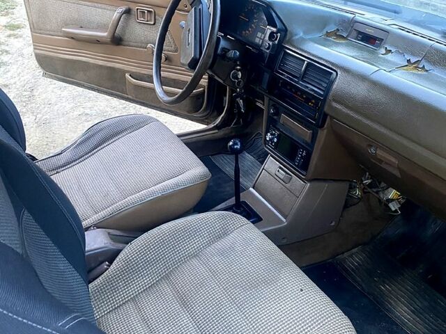 Мазда 323, объемом двигателя 1.6 л и пробегом 250 тыс. км за 750 $, фото 2 на Automoto.ua