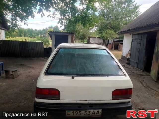 Мазда 323, объемом двигателя 1.7 л и пробегом 250000 тыс. км за 900 $, фото 1 на Automoto.ua