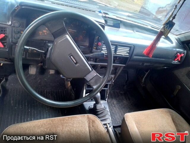 Мазда 323, объемом двигателя 1.7 л и пробегом 250000 тыс. км за 900 $, фото 8 на Automoto.ua