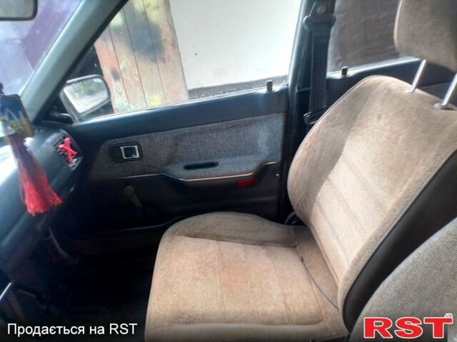 Мазда 323, объемом двигателя 1.7 л и пробегом 250000 тыс. км за 900 $, фото 9 на Automoto.ua