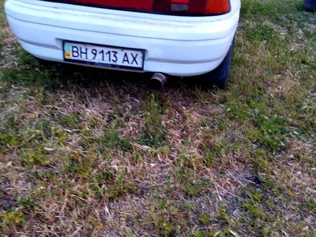 Мазда 323, объемом двигателя 1.6 л и пробегом 0 тыс. км за 900 $, фото 3 на Automoto.ua