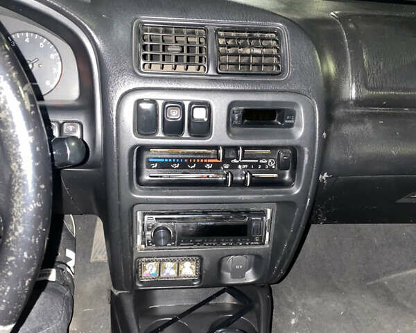 Мазда 323, объемом двигателя 1.5 л и пробегом 200 тыс. км за 1500 $, фото 9 на Automoto.ua