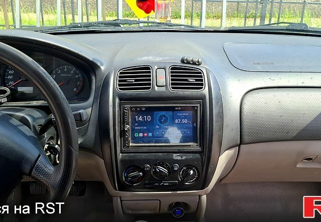 Мазда 323, объемом двигателя 1.6 л и пробегом 200 тыс. км за 3500 $, фото 5 на Automoto.ua