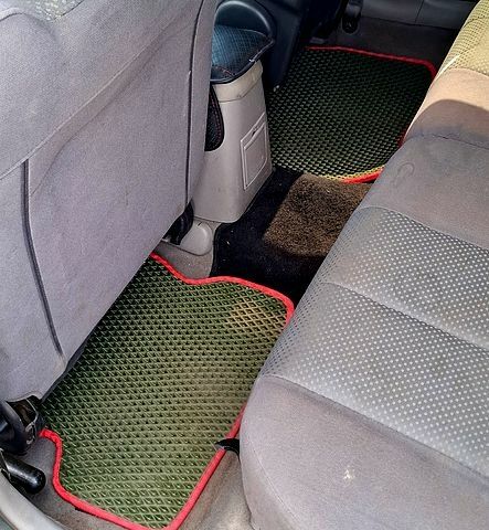 Мазда 323, объемом двигателя 1.6 л и пробегом 200 тыс. км за 3500 $, фото 2 на Automoto.ua