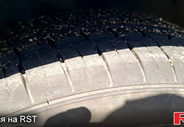 Мазда 323, объемом двигателя 1.6 л и пробегом 200 тыс. км за 3500 $, фото 3 на Automoto.ua